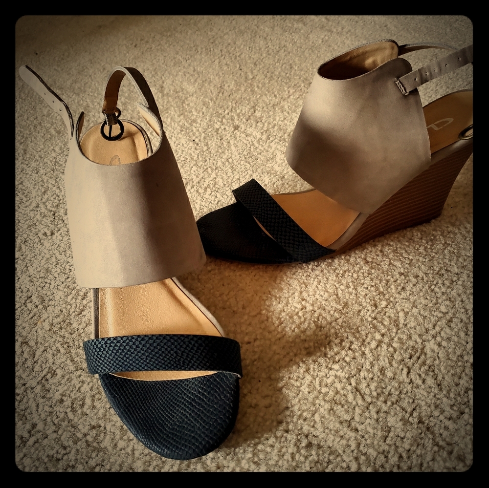 CL by Laundry wedges